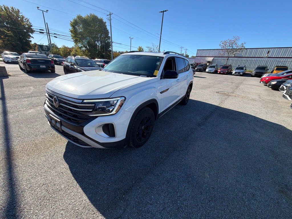 Used 2024 Volkswagen Atlas 2.0T Peak Edition SE w/Technology SUV