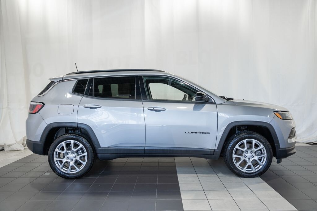 Certified 2023 Jeep Compass Latitude Lux SUV