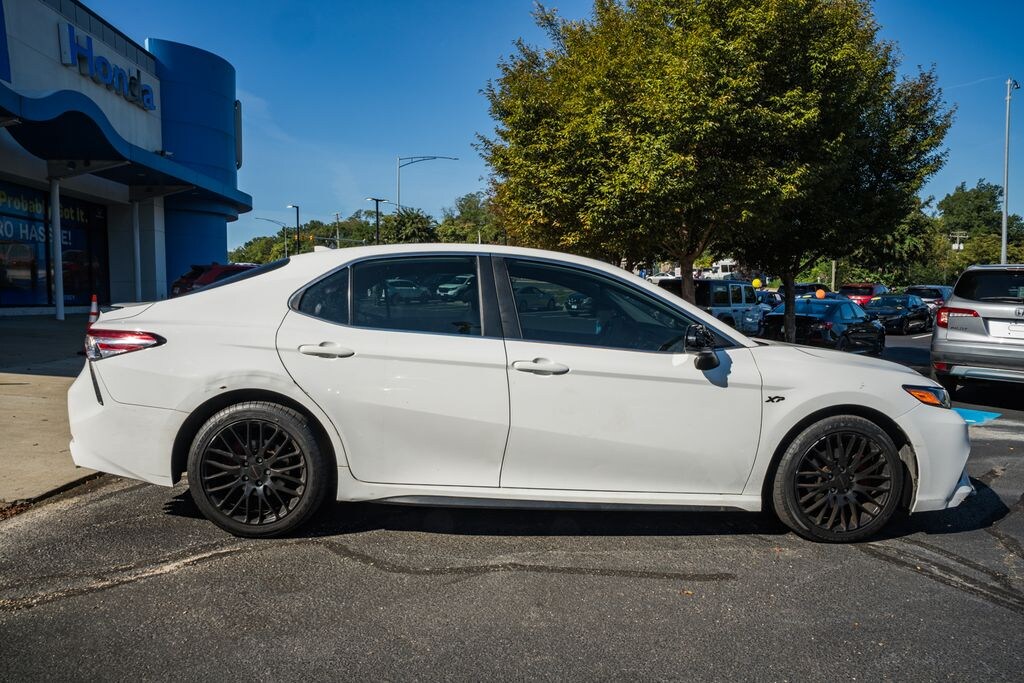 Used 2020 Toyota Camry SE Sedan