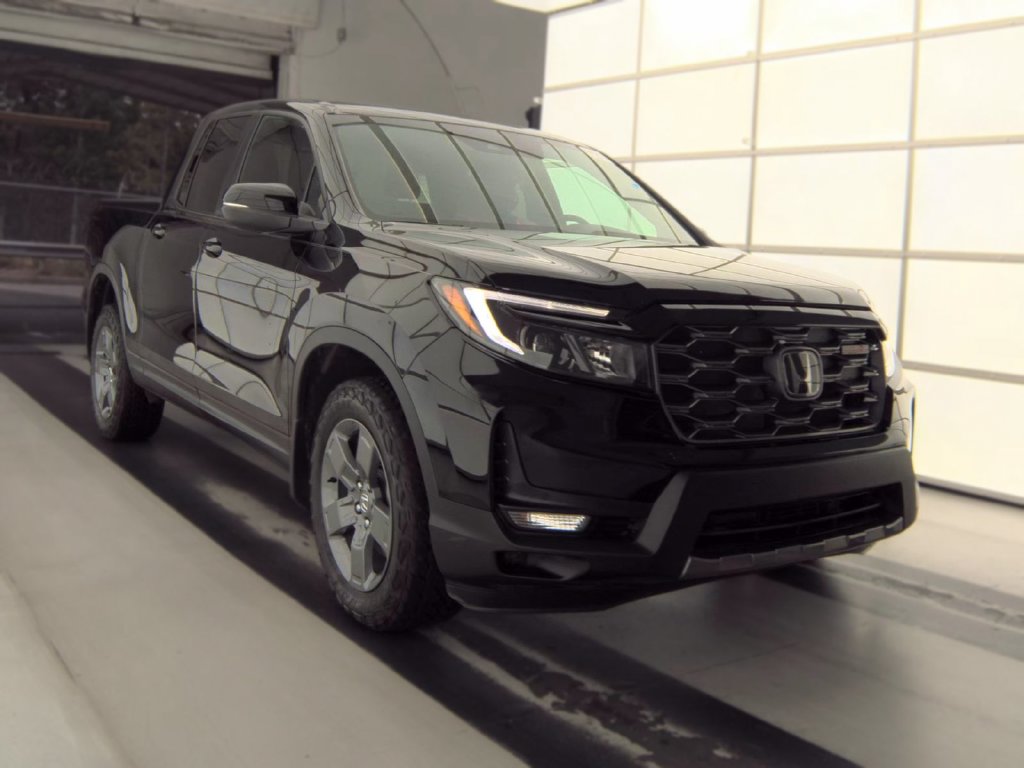 Used 2025 Honda Ridgeline TrailSport Truck