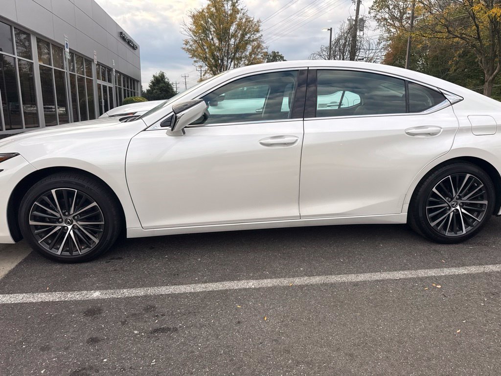 Used 2024 Lexus ES 350 Sedan