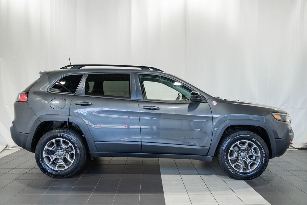Used 2022 Jeep Cherokee Trailhawk SUV