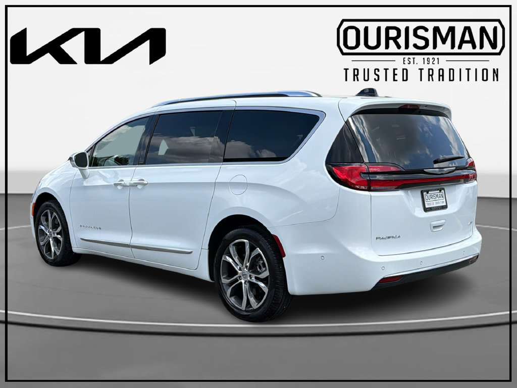 Used 2024 Chrysler Pacifica Pinnacle Minivan/Van