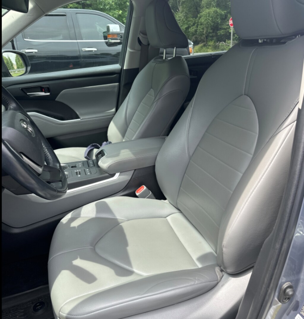 Used 2022 Toyota Highlander XLE SUV