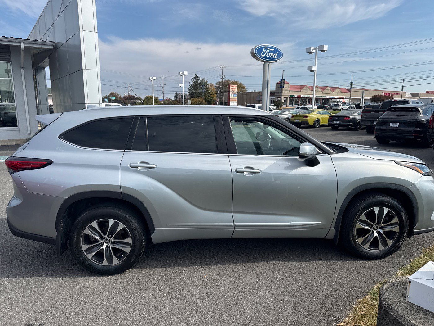 Used 2022 Toyota Highlander XLE SUV