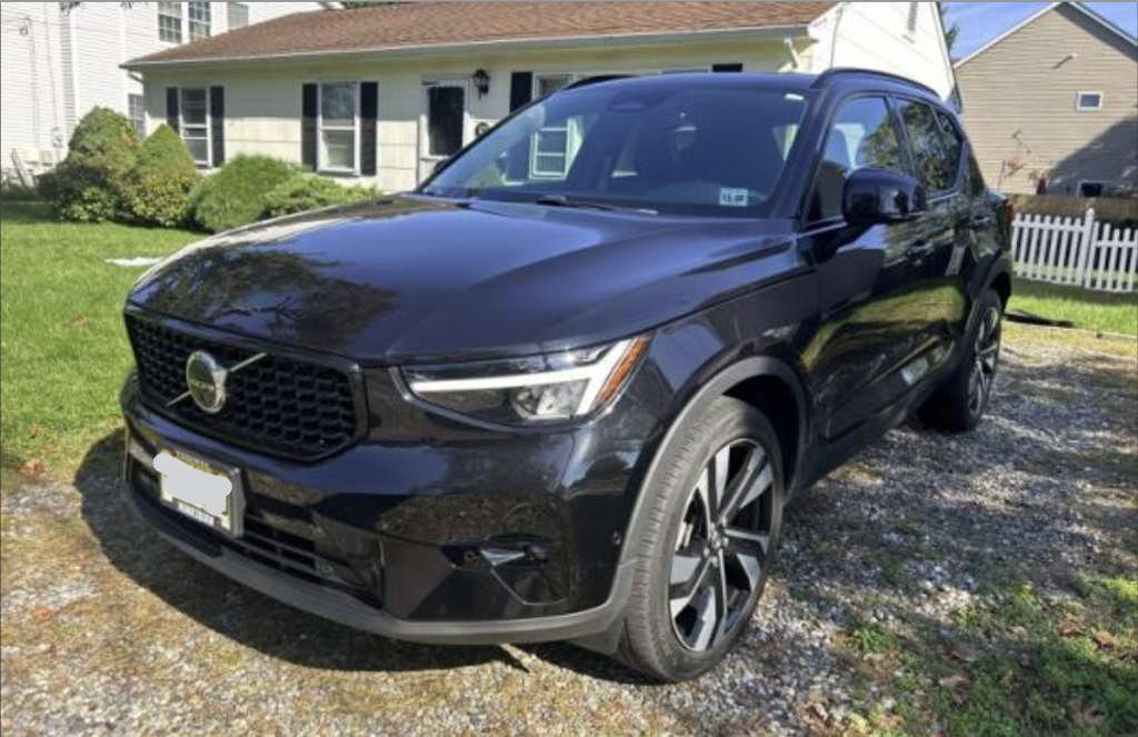 Used 2024 Volvo XC40 B5 Plus Dark Theme SUV