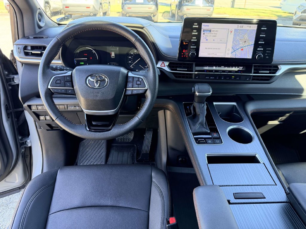 Used 2023 Toyota Sienna XSE Minivan/Van