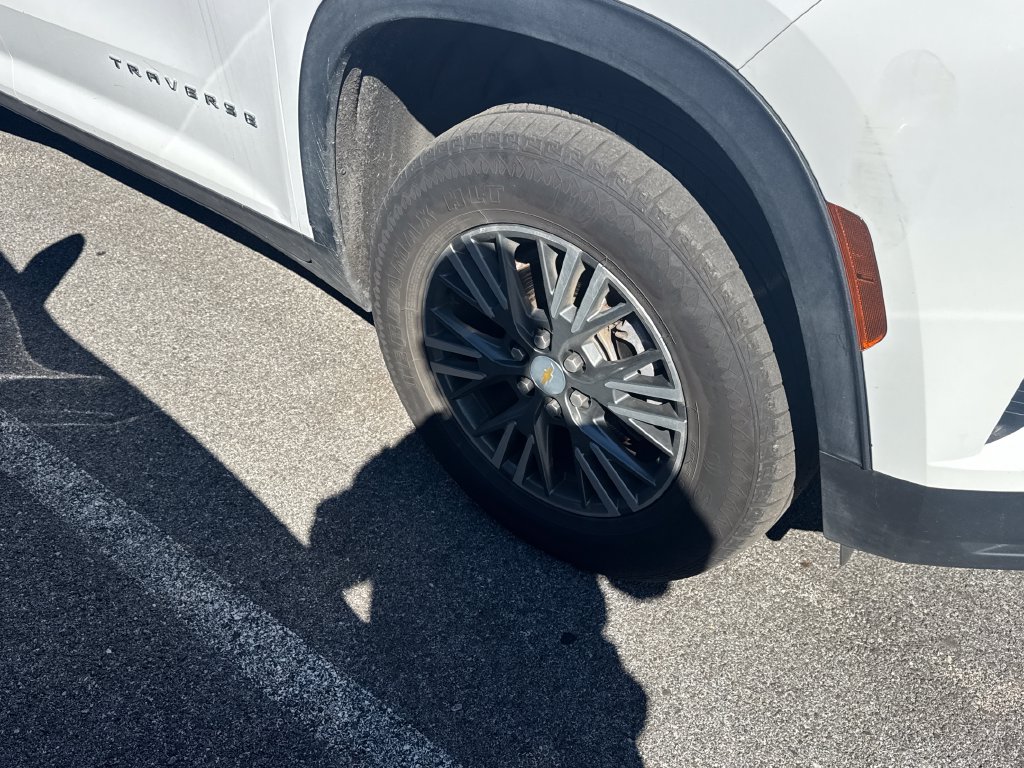 Used 2024 Chevrolet Traverse LT SUV