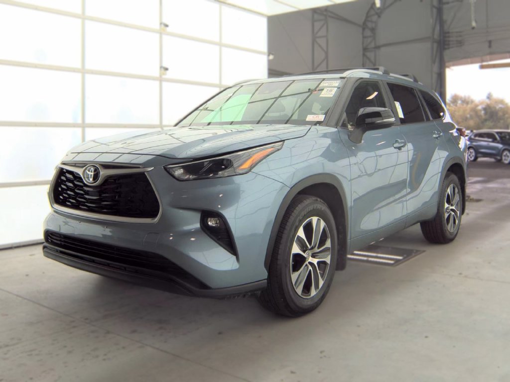 Used 2023 Toyota Highlander XLE SUV
