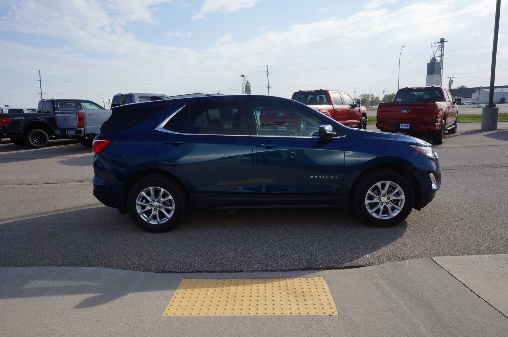 2021 Chevrolet Equinox LT photo 4