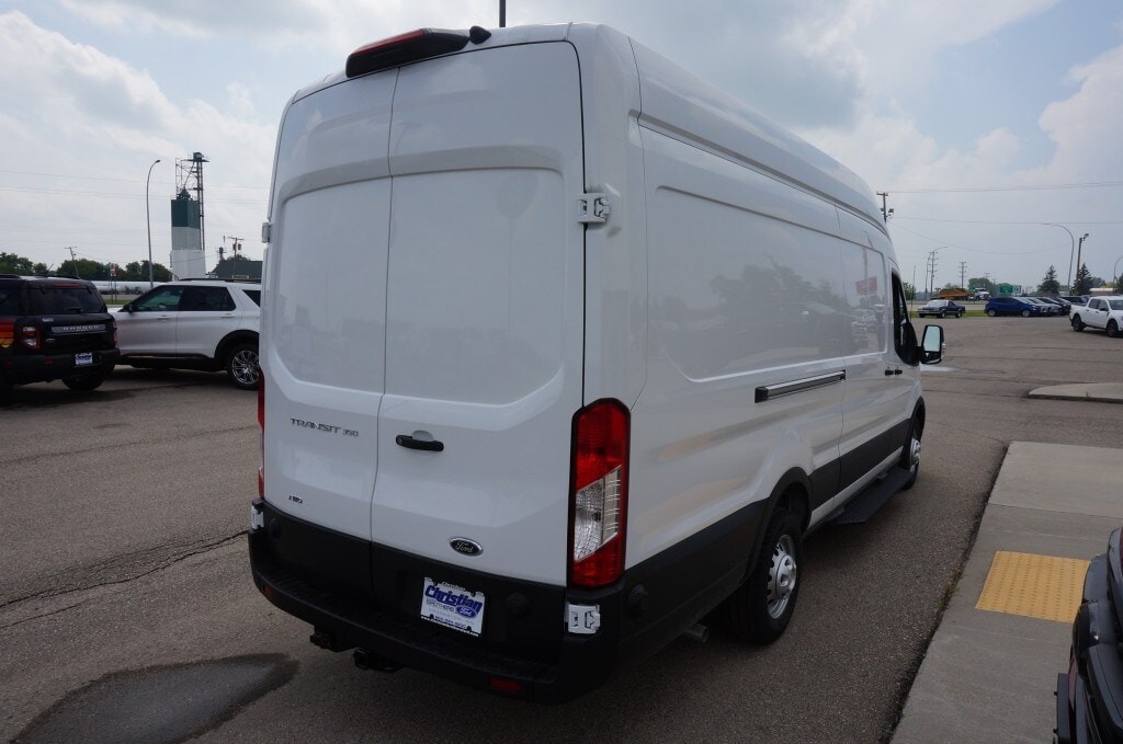 2025 Ford Transit Cargo Van photo 4