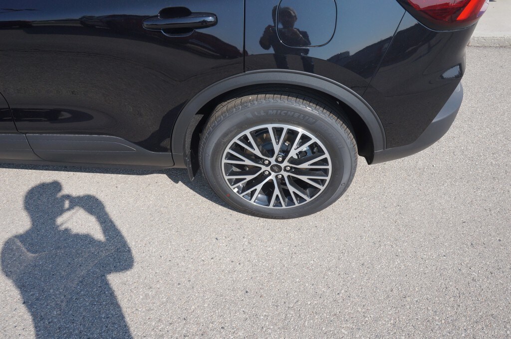 2025 Ford Escape Plug-In Hybrid Base photo 2