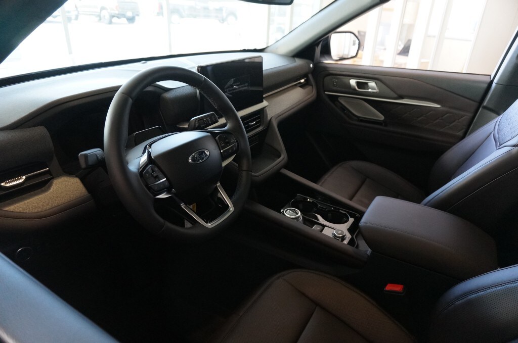 2026 Ford Explorer Platinum - Photo 5
