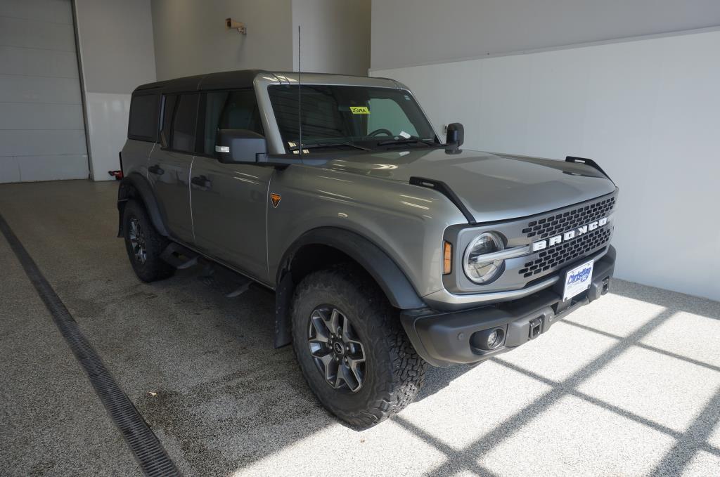 2023 Ford Bronco Big Bend photo 2