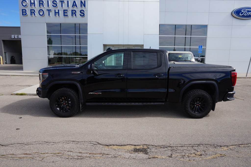 2023 GMC Sierra 4WD Crew Cab Short Box AT4X's photo