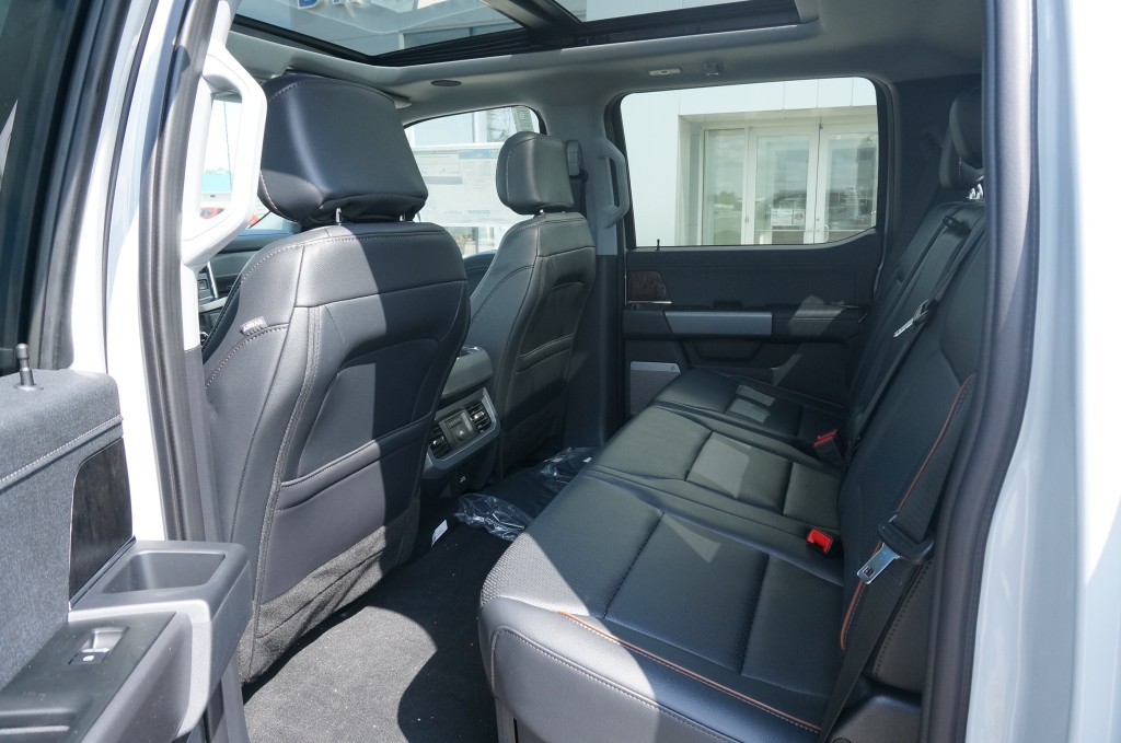2025 Ford F-350 Super Duty Lariat - Photo 8