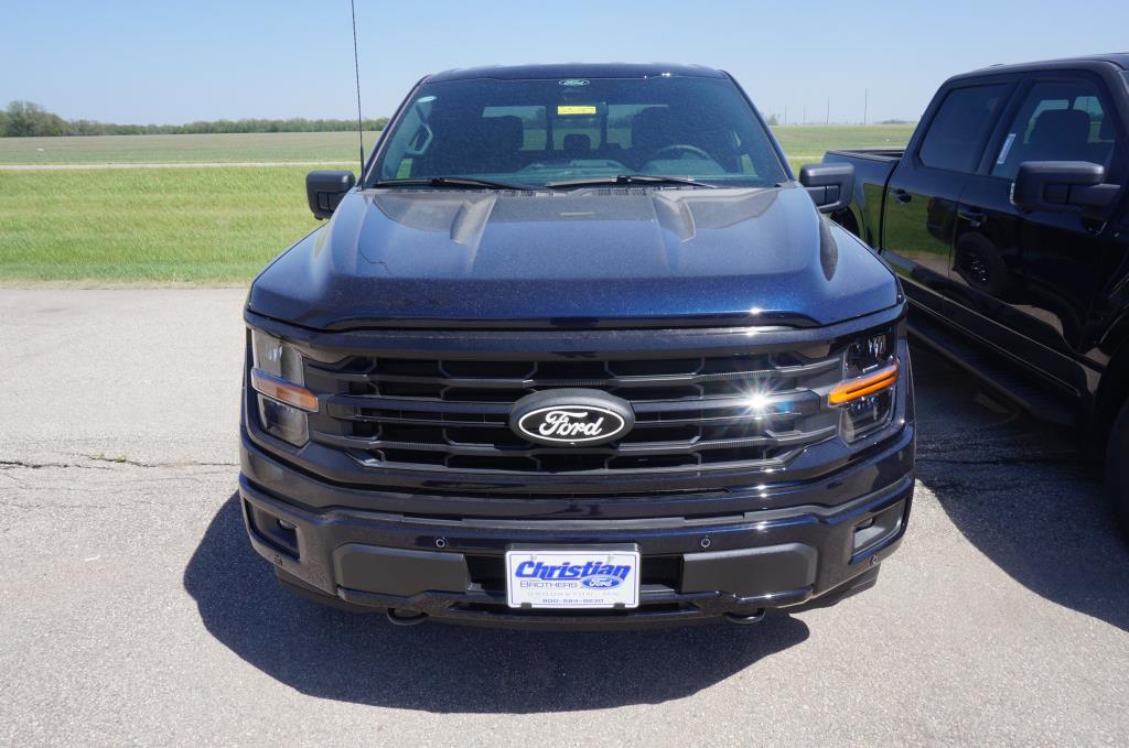 2025 Ford F-150 XLT photo 2
