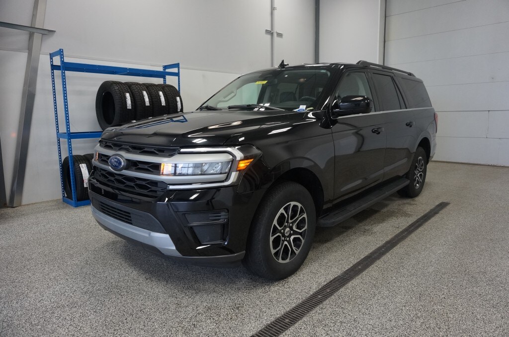 2024 Ford Expedition MAX XLT photo 2
