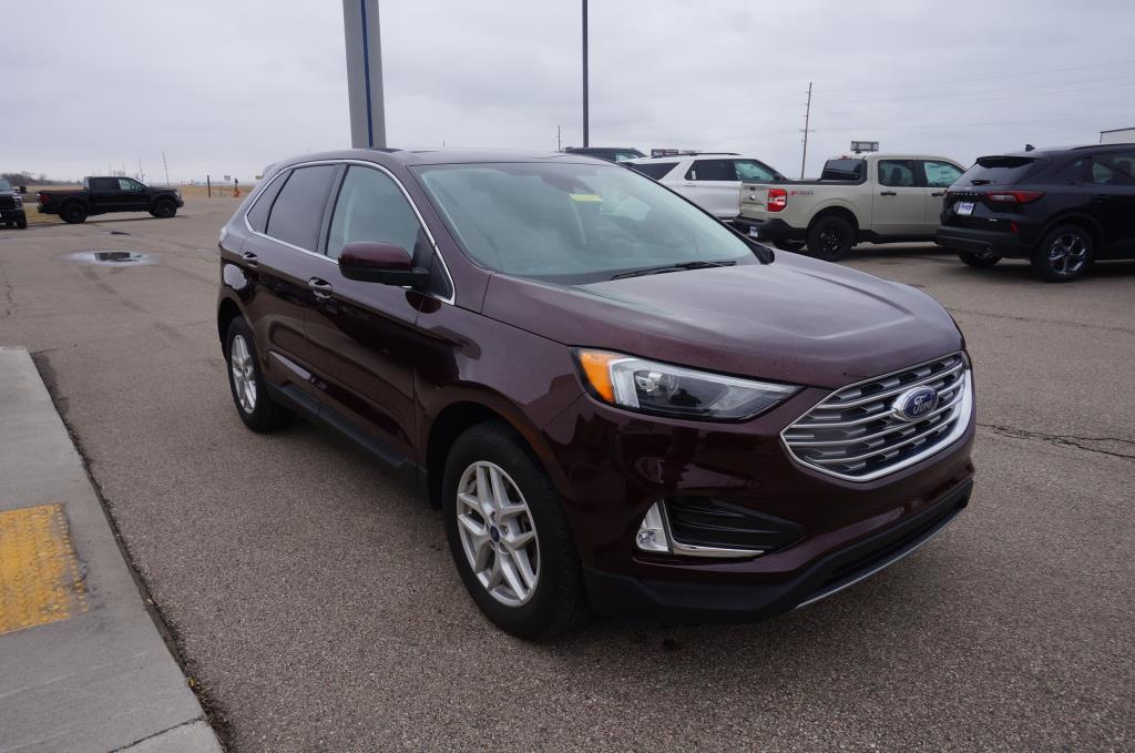 2022 Ford Edge SEL photo 4