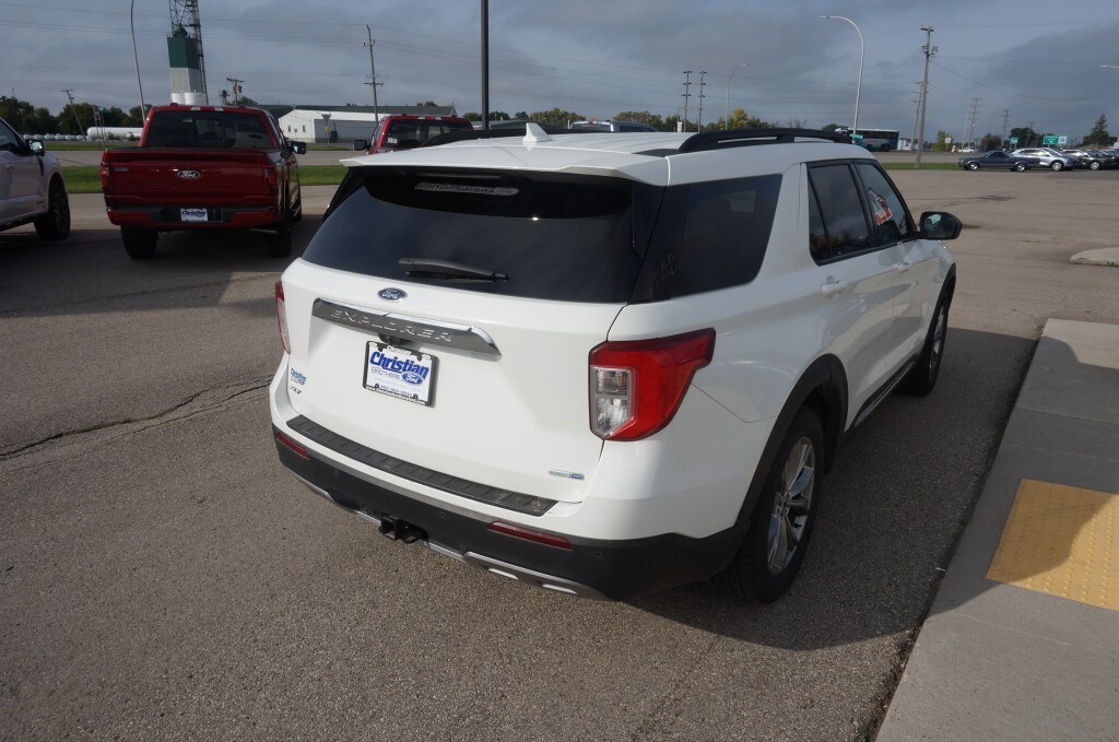 2020 Ford Explorer XLT photo 3