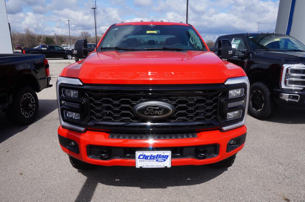 2025 Ford F-250 Lariat photo 2