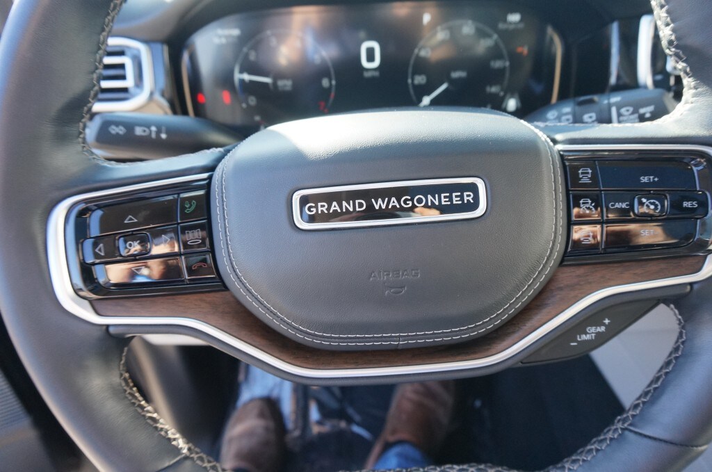 2022 Jeep Grand Wagoneer Series II - Photo 21