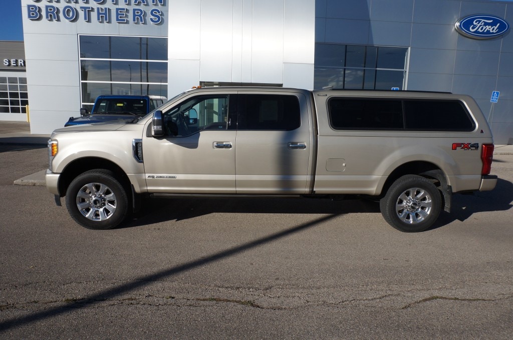 2017 Ford F-250 Super Duty Platinum's photo