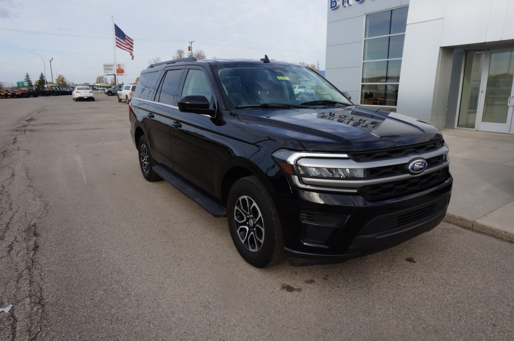 Used 2024 Ford Expedition XLT with VIN 1FMJK1J89REA37844 for sale in Crookston, Minnesota