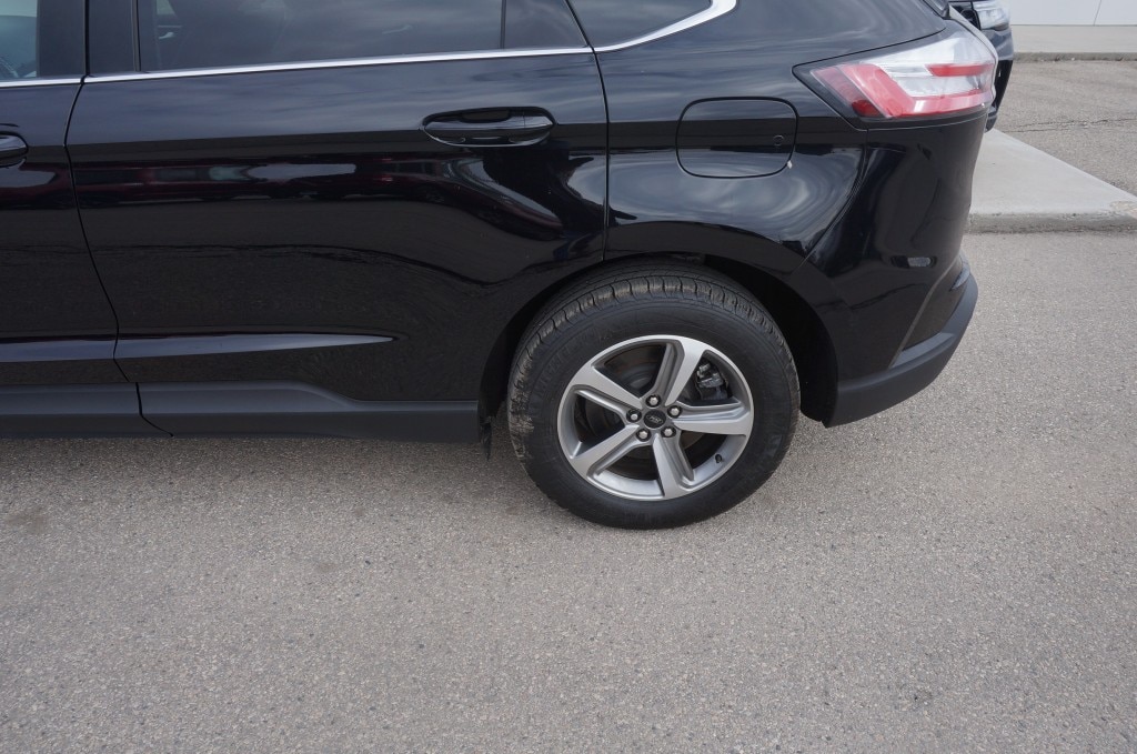 Used 2024 Ford Edge SEL with VIN 2FMPK4J92RBA91325 for sale in Crookston, Minnesota