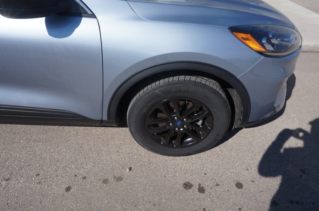 Used 2022 Ford Escape SE with VIN 1FMCU9G61NUB22958 for sale in Crookston, Minnesota