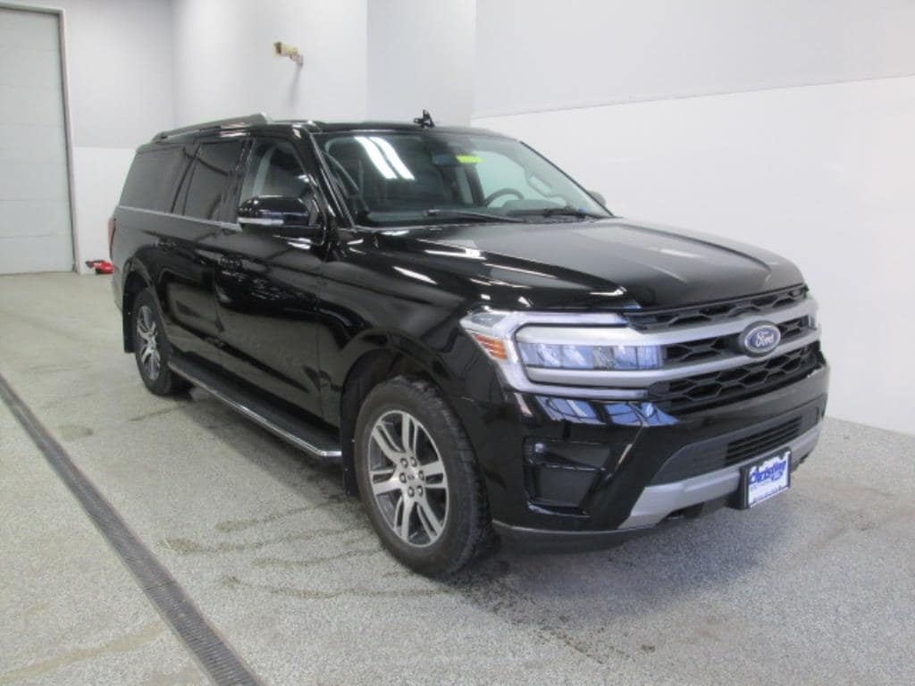 Used 2023 Ford Expedition XLT with VIN 1FMJK1J8XPEA13677 for sale in Crookston, Minnesota