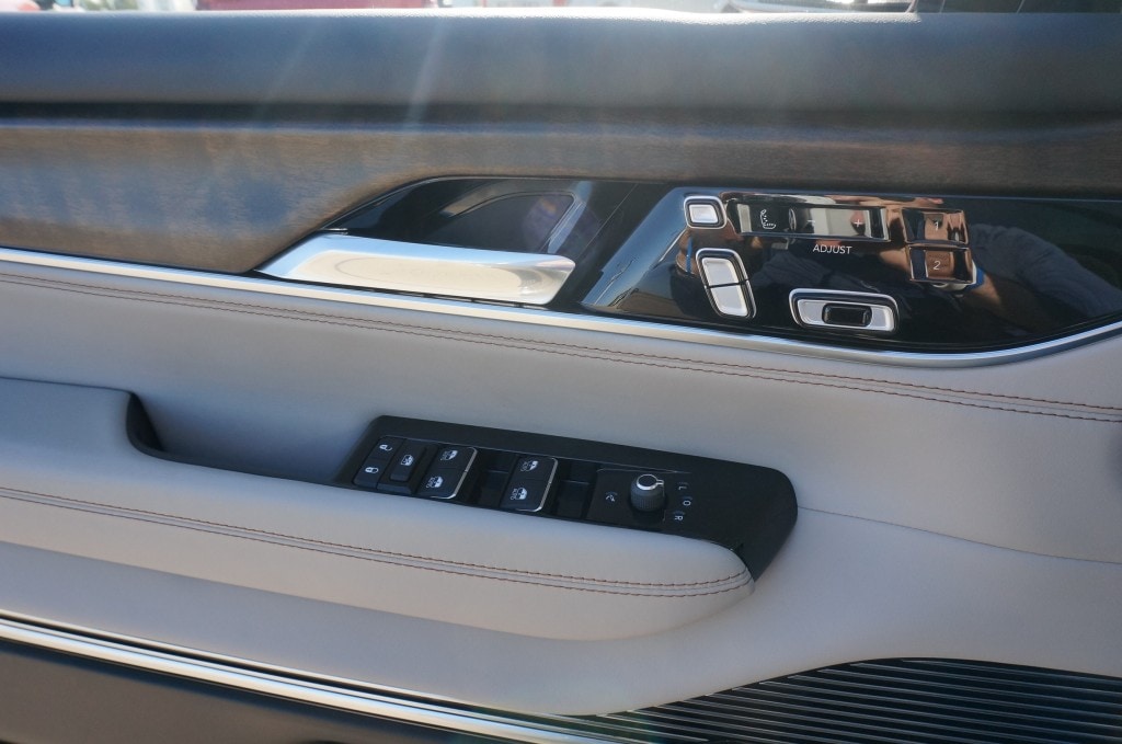 2022 Jeep Grand Wagoneer Series II - Photo 20
