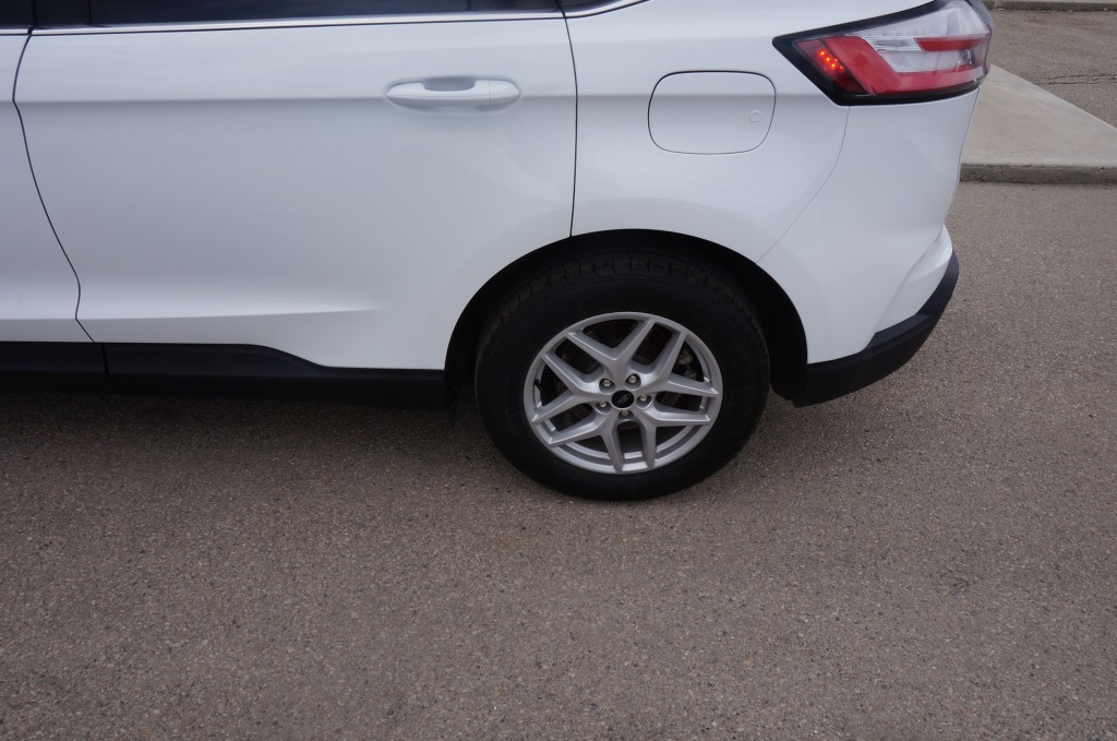 Used 2024 Ford Edge SEL with VIN 2FMPK4J94RBA53983 for sale in Crookston, Minnesota