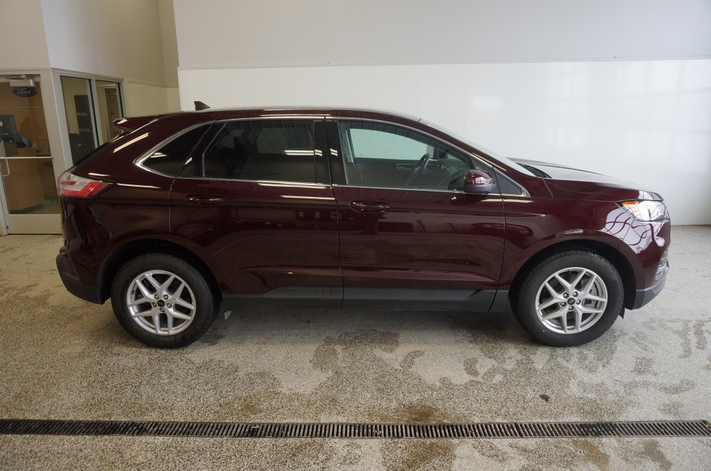 Used 2024 Ford Edge SEL with VIN 2FMPK4J96RBA66234 for sale in Crookston, Minnesota