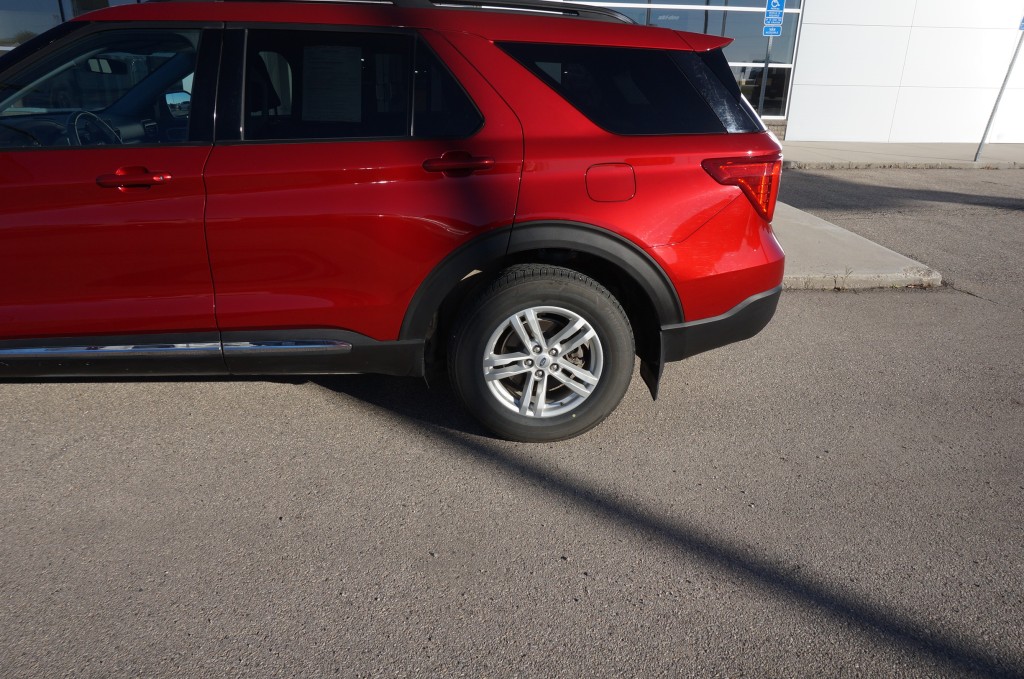 Used 2021 Ford Explorer XLT with VIN 1FMSK8DH1MGB58907 for sale in Crookston, Minnesota