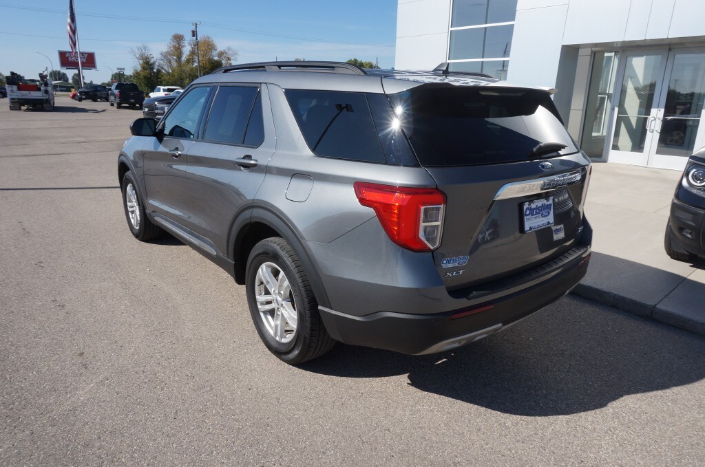 2023 Ford Explorer XLT photo 3