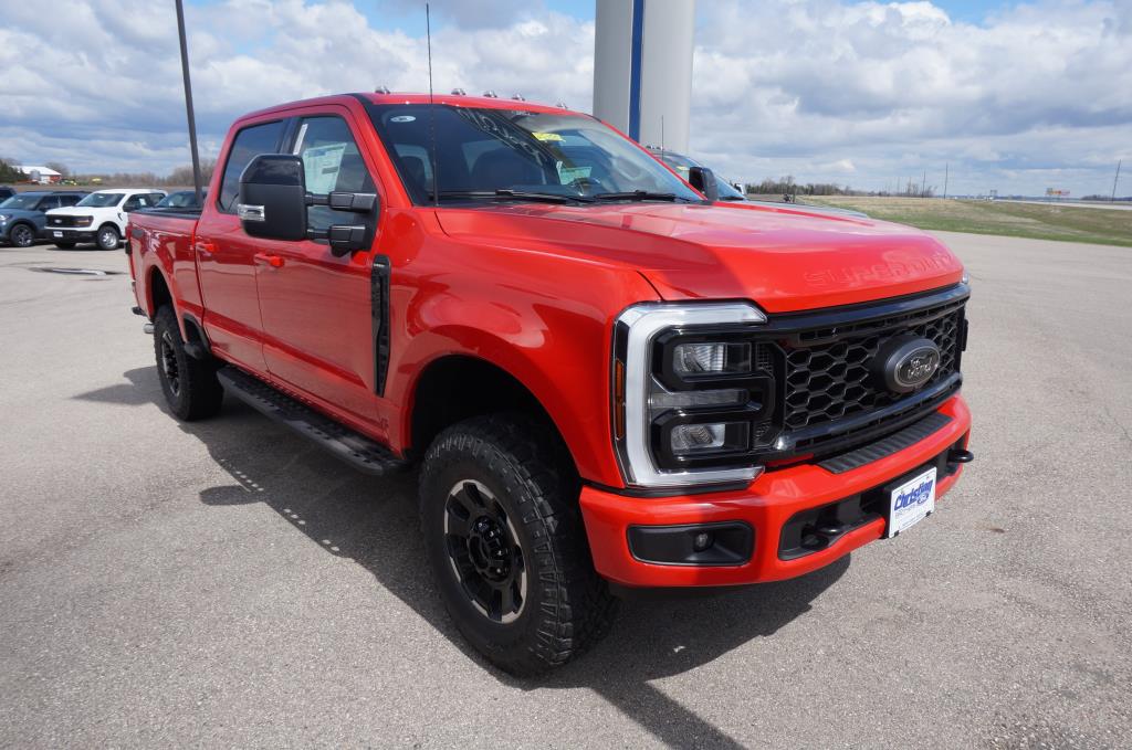 2025 Ford F-250 Lariat photo 3