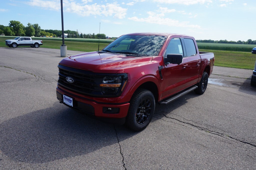 2025 Ford F-150 XLT photo 2
