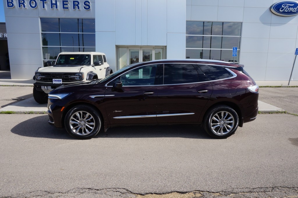 2024 Buick Enclave Avenir AWD's photo