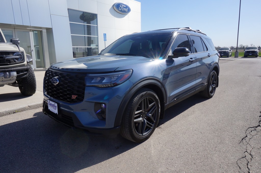 Used 2025 Ford Explorer ST with VIN 1FMWK8GC7SGA46403 for sale in Crookston, Minnesota
