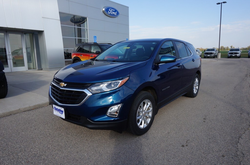 2021 Chevrolet Equinox LT photo 2