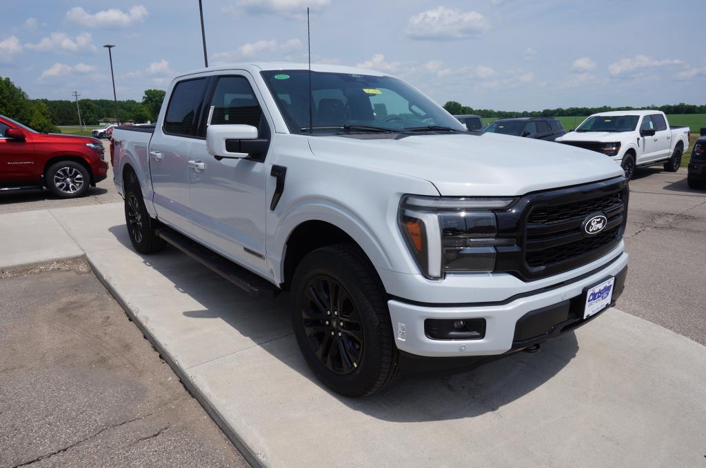 2025 Ford F-150 Lariat photo 3