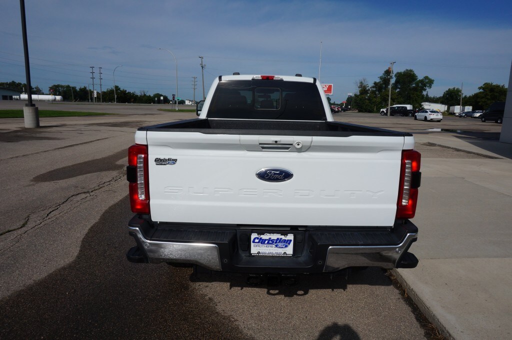 2023 Ford F-350 Lariat photo 4
