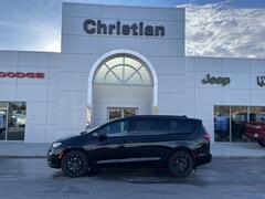 2026 Chrysler Pacifica SELECT AWD Passenger Van