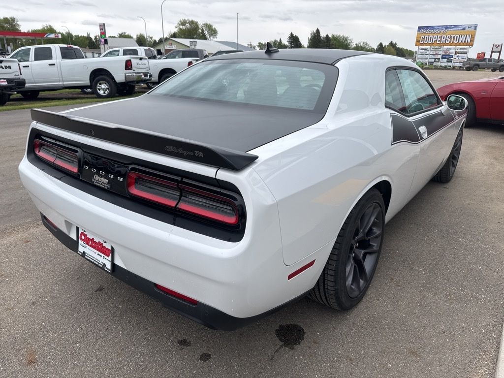 2023 Dodge Challenger R/T - Photo 6