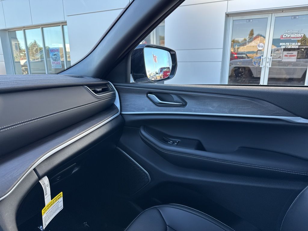2025 Jeep Grand Cherokee Limited - Photo 29