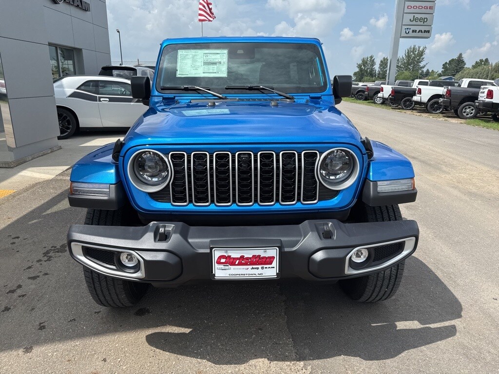 2025 Jeep Wrangler Sahara photo 2