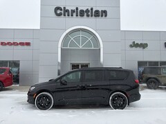 2026 Chrysler Pacifica SELECT AWD Passenger Van