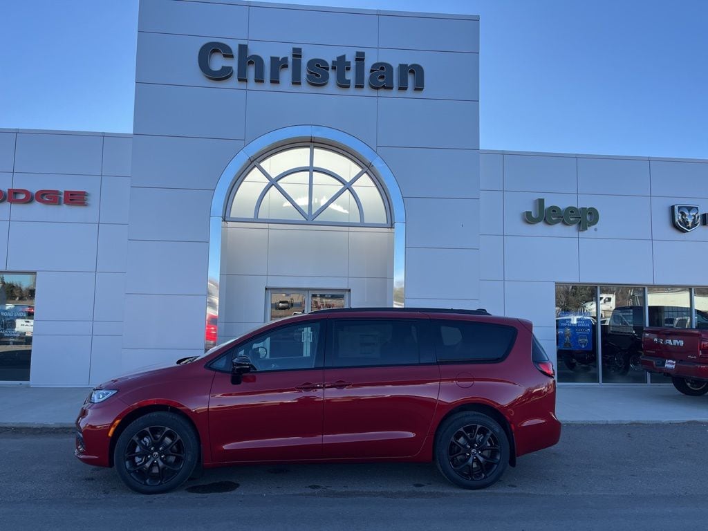 2026 Chrysler Pacifica Select AWD's photo
