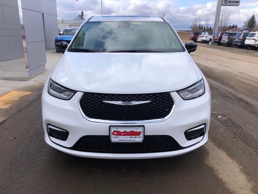 New 2024 Chrysler Pacifica LIMITED AWD For Sale Cooperstown ND